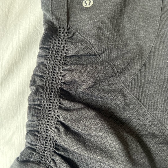 Lululemon - Picture 5 of 8